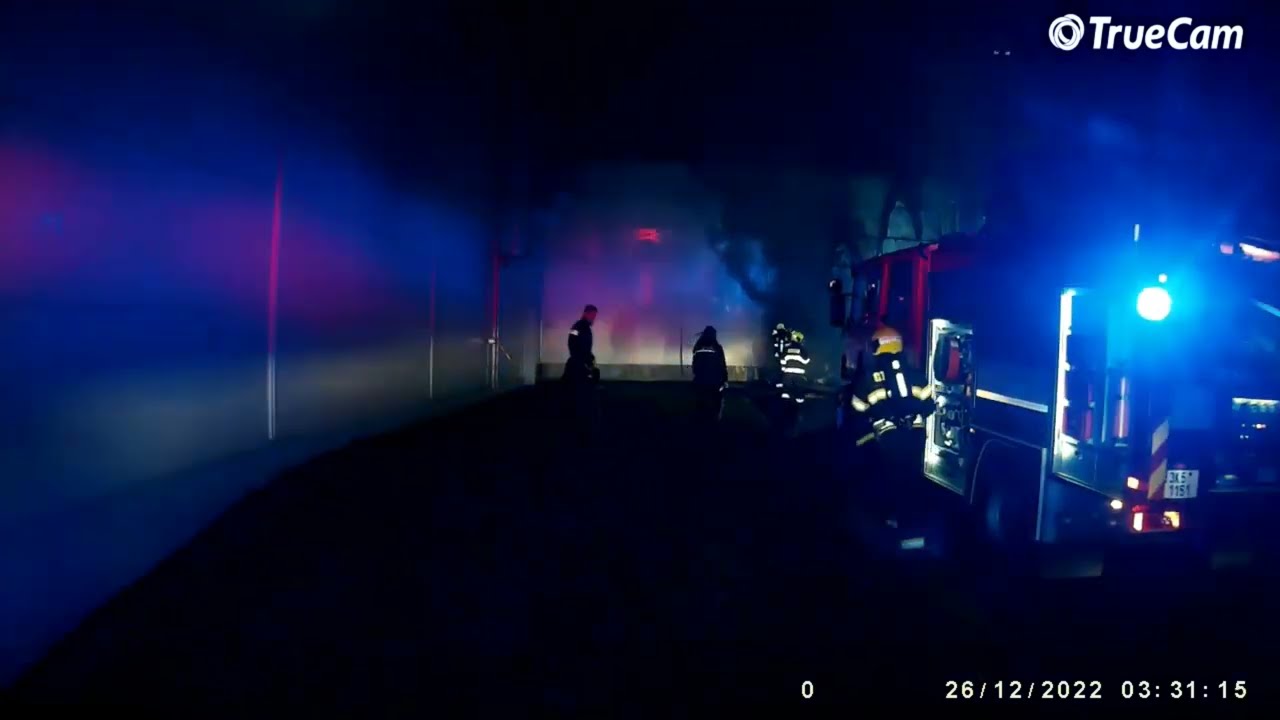 Výjezd jednotky Tři Sekery na požár objekt obchodního centra Tesco Mariánské Lázně 26. prosince 2022