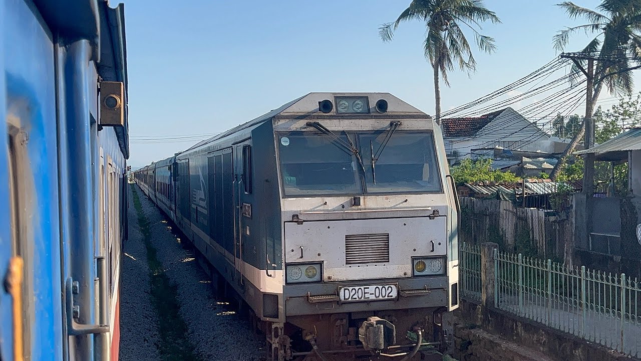 [3009] SE3 thông qua ga Phù Cát - D20E-002 kéo tàu khách rỗng H7504 | 16:08 - 2.3.26