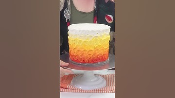 Fall ombré cake 🍁🍂 #cakedecorating