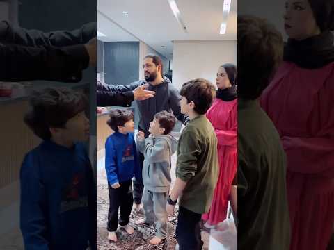 الاطفال والام الشغاله قام الرجل بطردهم لانهم اكلو من طعامه اكسبلور