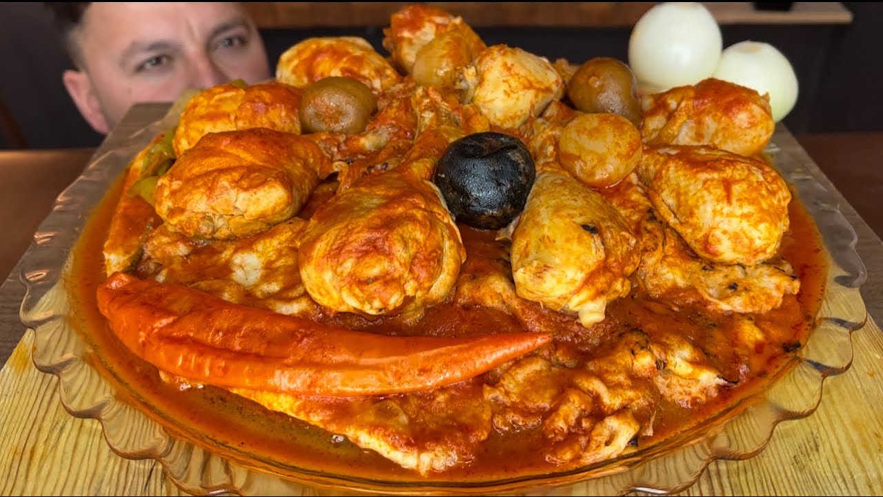 تشريب الدجاج العراقي الأحمر او ثريد افخاذ الدجاج اكلة عراقية ملكية