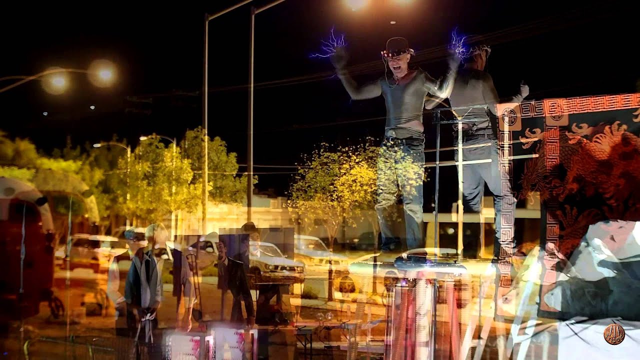 Circus Ampherean with Special Head at the Moctoberfest