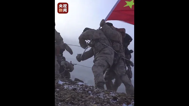 這段“不想讓媽媽看到”的視頻，讓人看紅了眼眶……致敬！| CCTV - 天天要聞