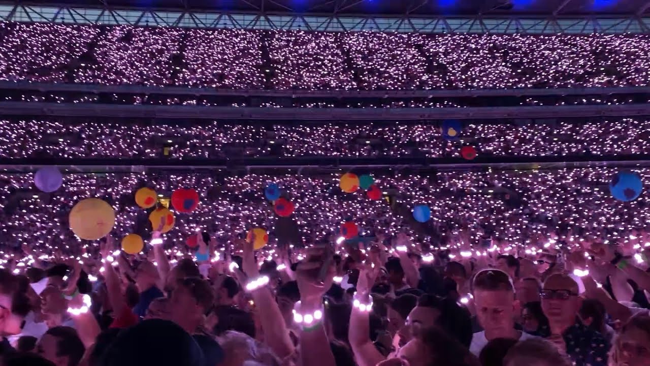 COLDPLAY LIVE AT WEMBLEY STADIUM 13/08/22 CHARLIE BROWN