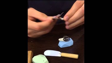 Changing Estimote iBeacon Battery