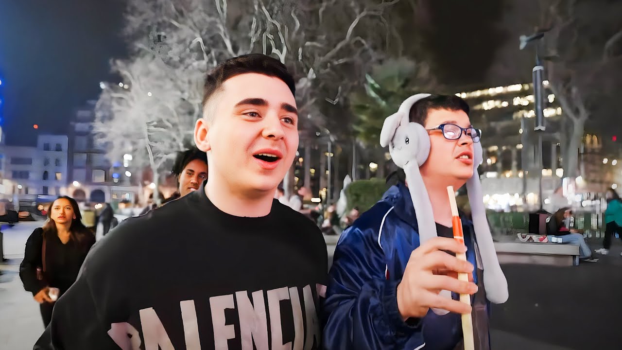 Sketch & Lacy Explore London at 1 AM...