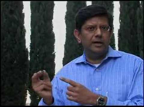 Anand Chandrasekher presents de ATOM processor