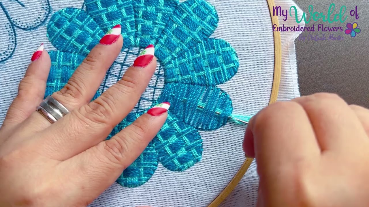 175. Bordado Fantasía Flor 55 / Цветок ручной вышивки фантазийным стежком.