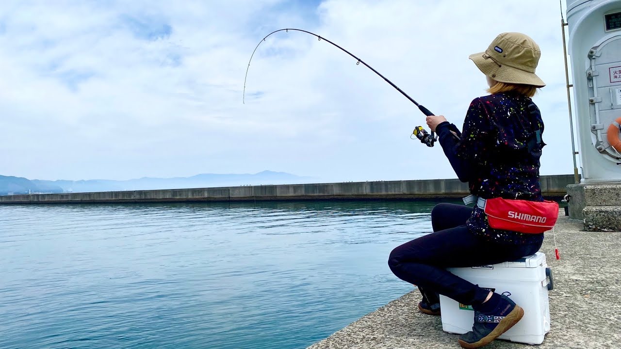 夏の日中】気温33度の堤防でも足元で釣れる美味しい魚を狙ってみた結果