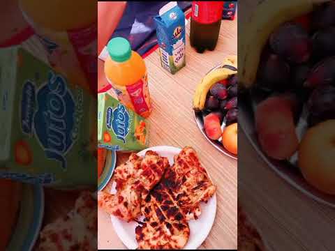 غداء على البحر مع الأصدقاء 