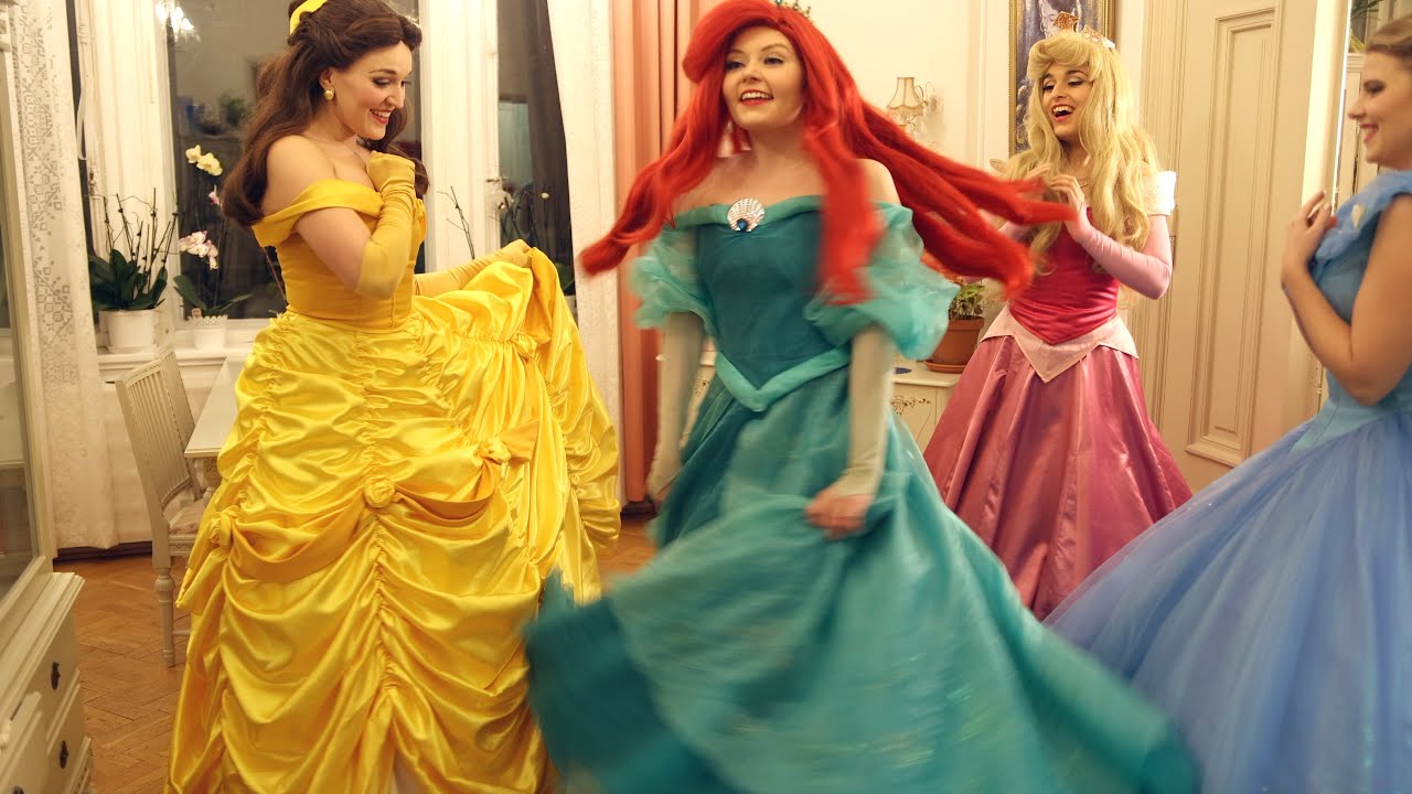 Juhlaprinsessa - Kaunista joulua Pieni Merenneito