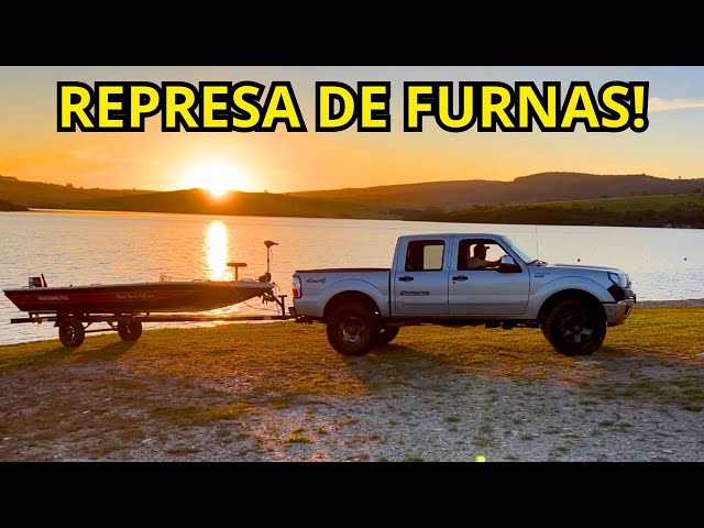 Barco De Baixo Ranger Na Agua