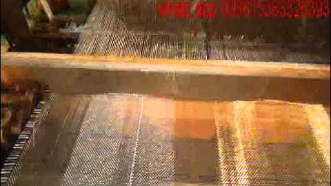 shuttleless weaving machine