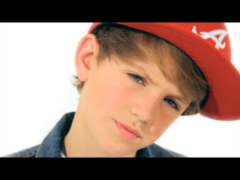 mattybraps---turn-it-up-(lyric-video-original)