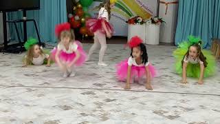 Танцевальная группа «Звёздочки», танец«Лялечка»