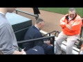 Bert Blyleven Signing Autographs At Camden Yards の動画、YouTube動画。