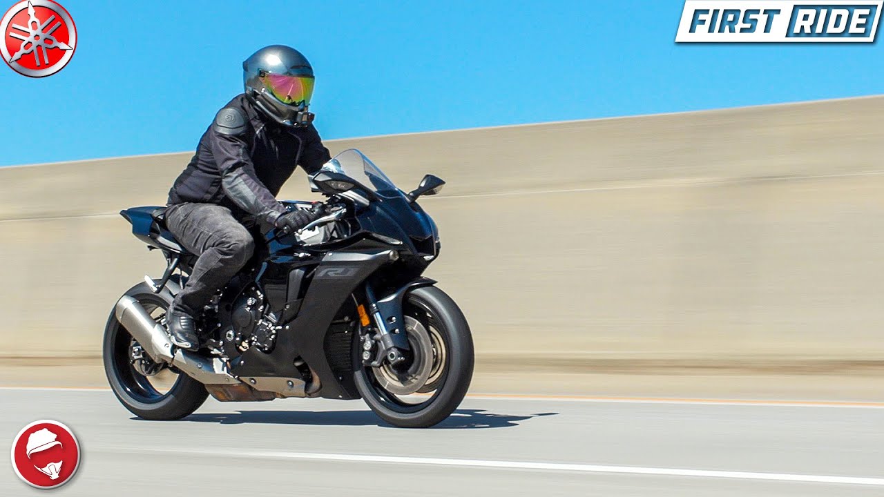 Cập nhật giá moto Yamaha R1 kèm đánh giá xe chi tiết
