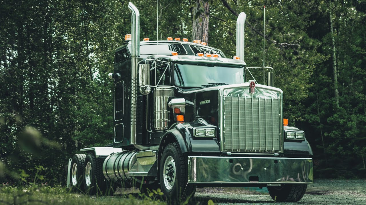 2023 KENWORTH W900B SUPER HEAVY HAUL WITH A SURPRISE INSIDE THE 2023 KENWORTH W900B SUPER HEAVY HAUL WITH A SURPRISE INSIDE THE
