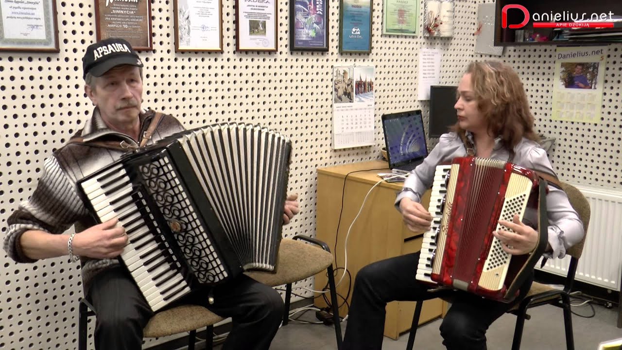 Parašyk man laiškelį" dviem akordeonais Jovita ir Robertas Vilkauskai iš  Simno kultūros centro - YouTube