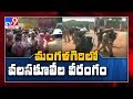 Migrant workers pelt stones at police in Andhra Pradesh