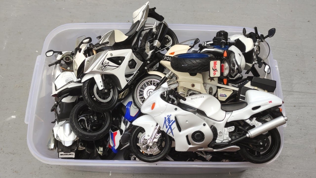 Diecast Metal Scale Model Bikes 1/12 Scale, KTM RC8, Suzuki, Yamaha