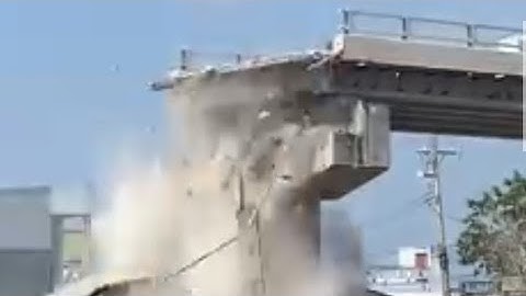 Sập cầu Cái Đôi Vàm tại Cà Mau