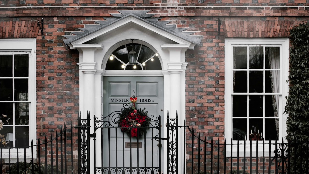 Snowy Day in a Small Town Ambience & ASMR ❄️ — Hyggelig Vinterstemning