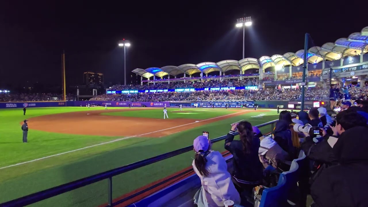 2025/4/3-終結者曾峻岳上場LED燈光秀