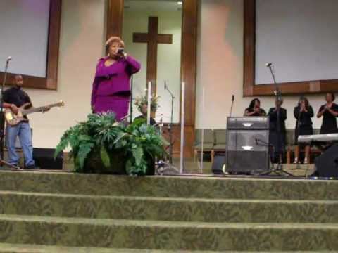 Terry W.. behind the scenes with Dorothy Norwood singing "Shake The