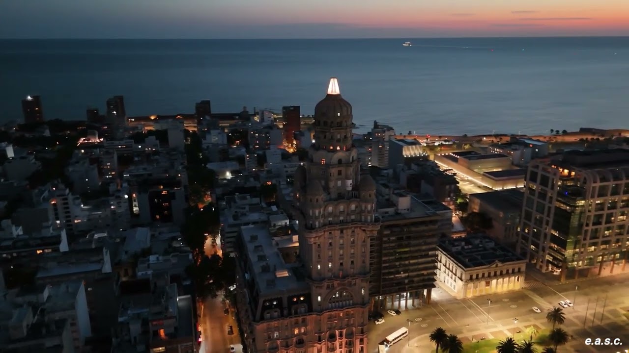 Palacio Salvo & Montevideo.