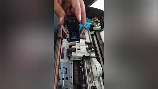 HP ink Tank 315 Solución No imprime los colores correctamente o mangueras  con aire - YouTube