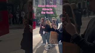 Street Worship Attracts the Youth