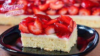 Erdbeer-Blechkuchen mit Pudding | leckerer Blechkuchen mit Erdbeeren