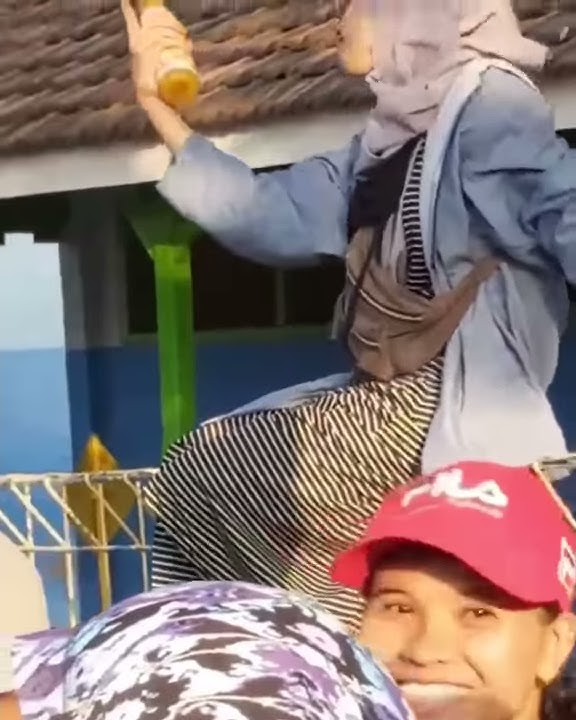 #storyWA #trending #viral cewek cantik jilbab joged asik