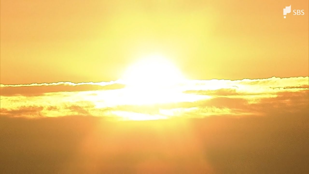 2026年元旦 富士山上空の「初日の出」日の光に染まり美しく - YouTube