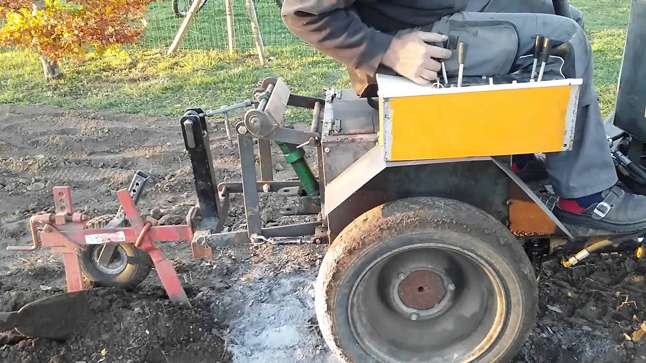 labour micro tracteur - YouTube