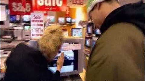 Close Up Magician in London - David Penn