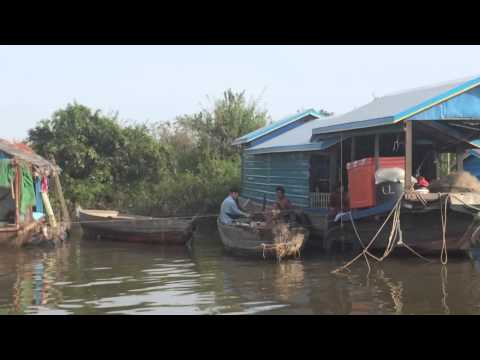 Video: Kako Obiskati Plavajočo Vas Kambodže Kampong Phluk V Kambodži