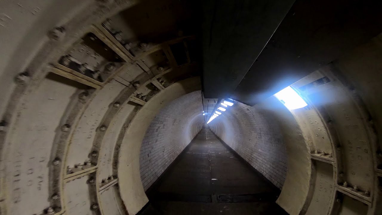 Scary London Greenwich Foot Tunnel Walk At Midnight | 4K