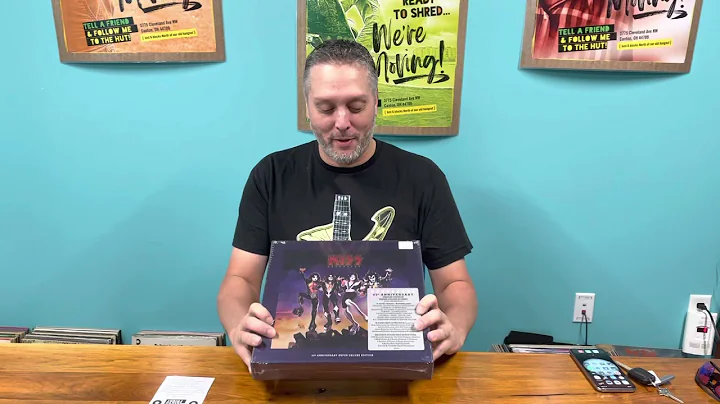 Stansbury unboxing the Kiss Destroyer 45th Anniver...