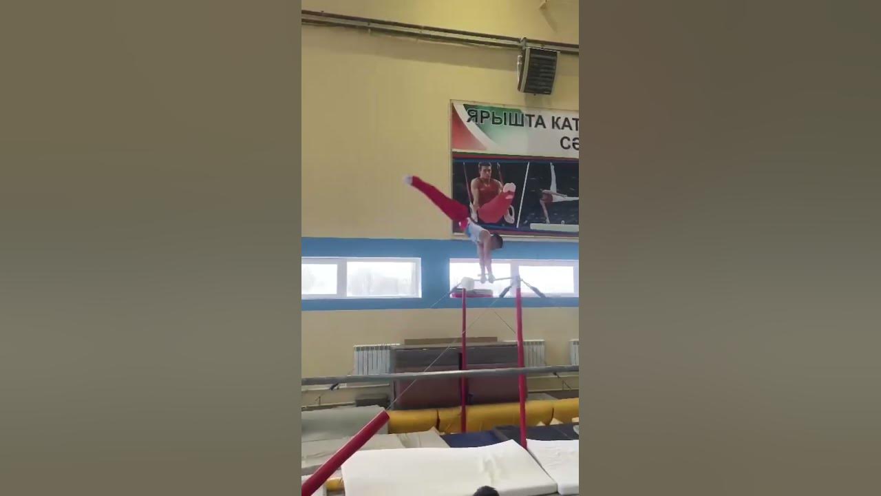 Перекладина или турник спортивная гимнастика