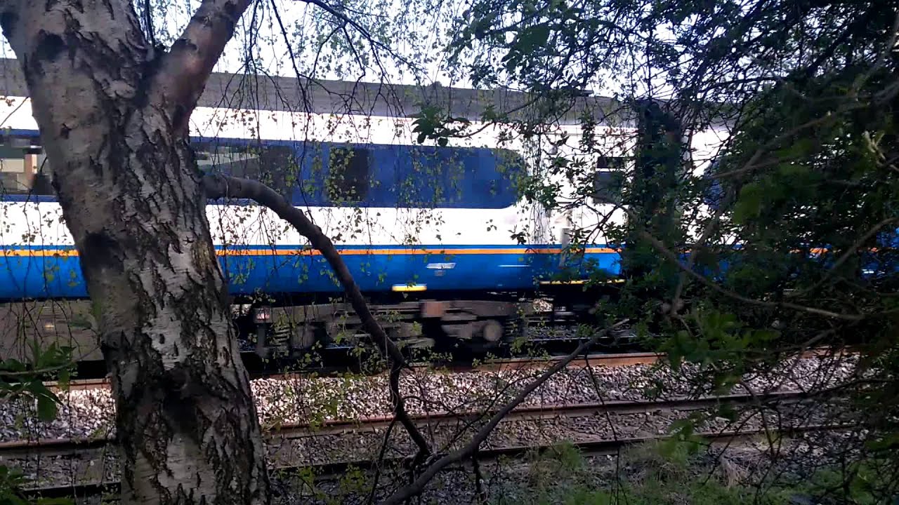 East Midlands Trains 43061&43076 racing up the MML