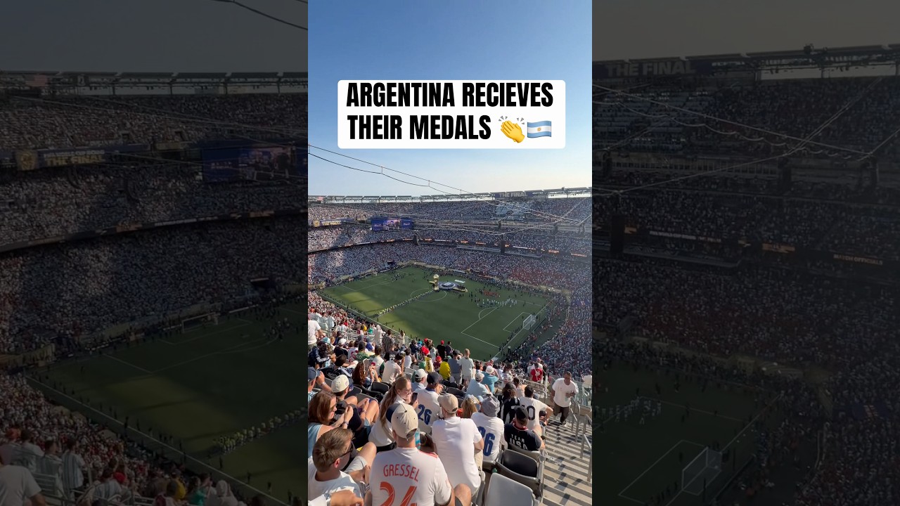 ARGENTINA RECEIVES THEIR MEDAL 😂 #argentina #football #soccer #var #ref #worldcup #final