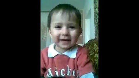 طفل يقرأ سورة الفاتحة ببساطة