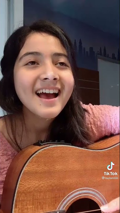 Bulan sutena!!! Aku lah yang terbaik untuk mu
