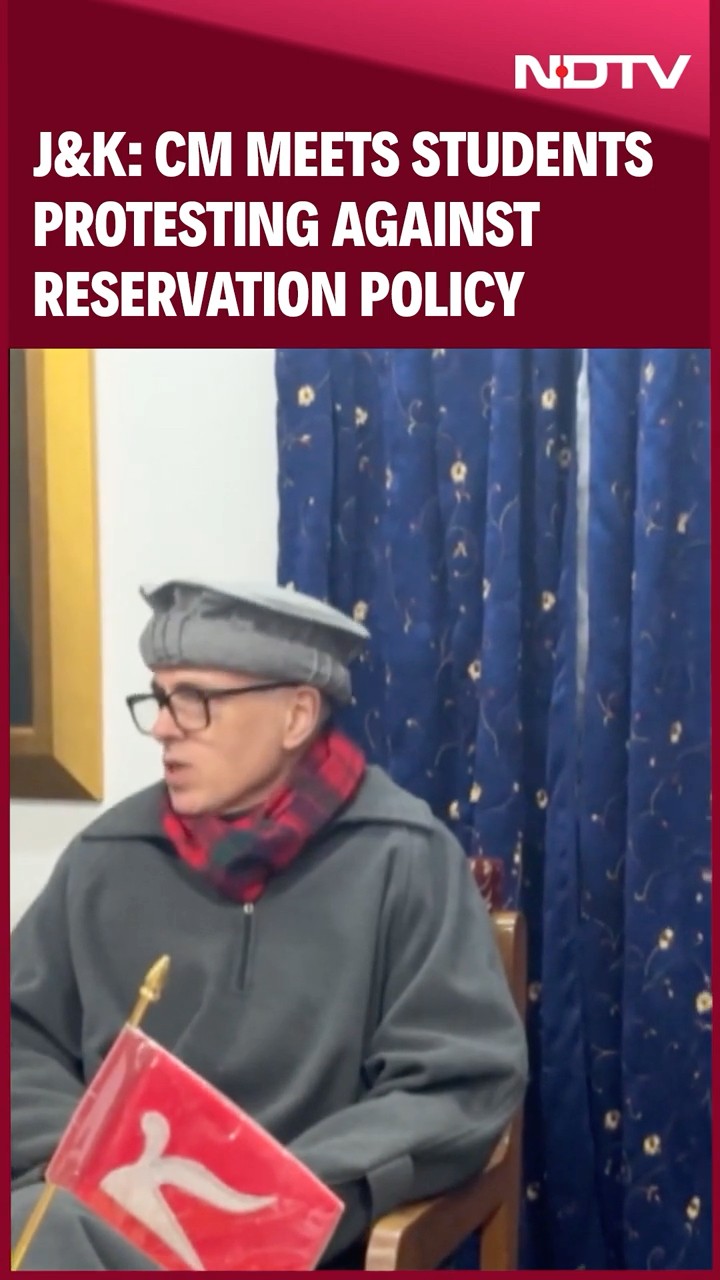 CM Omar Abdullah Meets Students Protesting Against Reservation Policy in J\u0026K