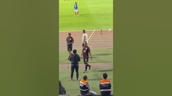 Pese a derrota ante Mannucci, hinchas de Universitario reconocieron a Calcaterra...
