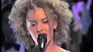 Kylie Minogue - Confide in Me (Live TOTP France 1994) Resimi