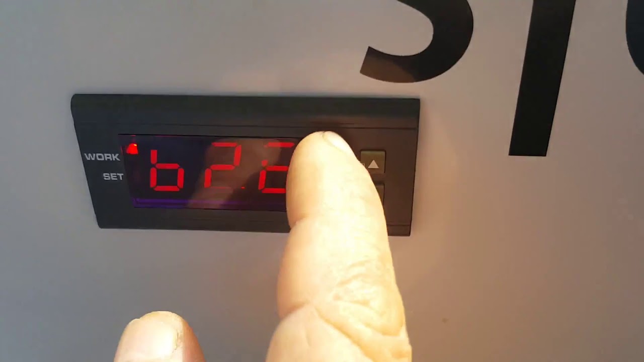 How to Adjust Humidistat Settings in Mist Cooling Systems | mistcooling.com