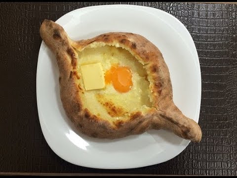 Друзья из России пробуют Аджарский хачапури/Friends from Russia are trying Adjarian khachapuri